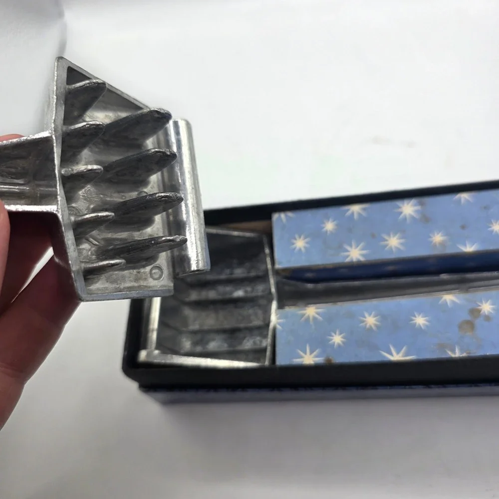 Vintage Mr Bartender Hand Ice Crusher HI-56 Cast Metal Retro Bar Tool with Box